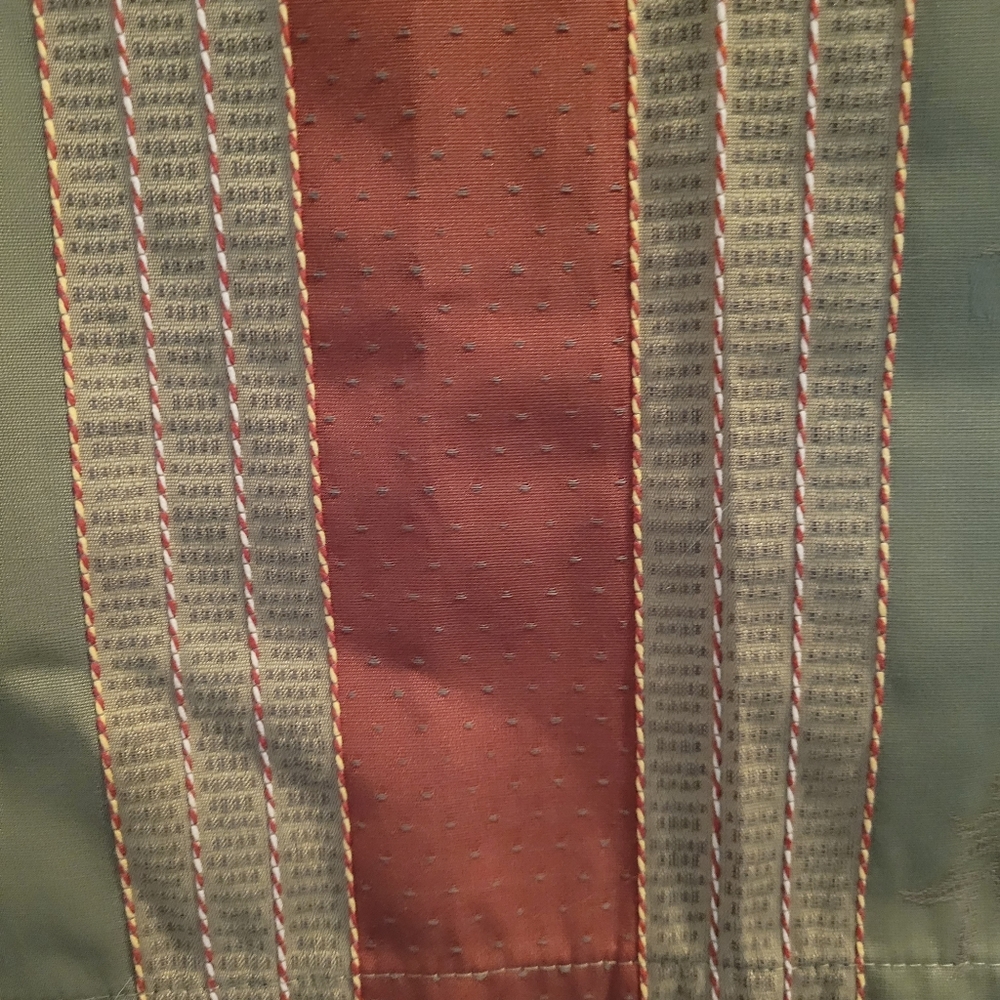 Drapes - Picture 2 of 6